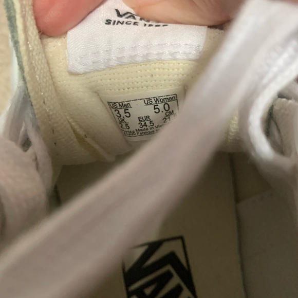 Vans Classic High-Tops - Picture 2 of 3